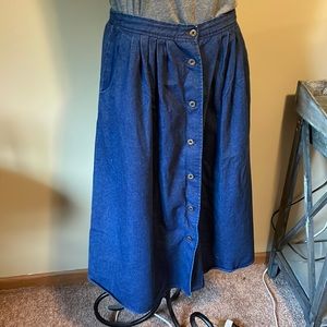 Pocketed denim skirt